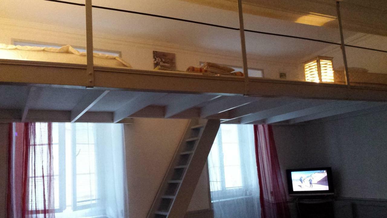Coquet Studio En Mezzanine Nuit Pour 2 Personnes Saint-Girons  Zewnętrze zdjęcie